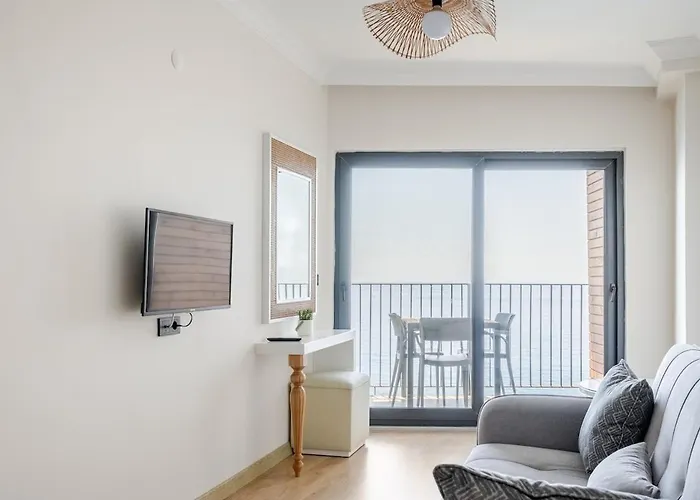 Beachfront Cliff House - Private Σπίτι διακοπών Αλάνια