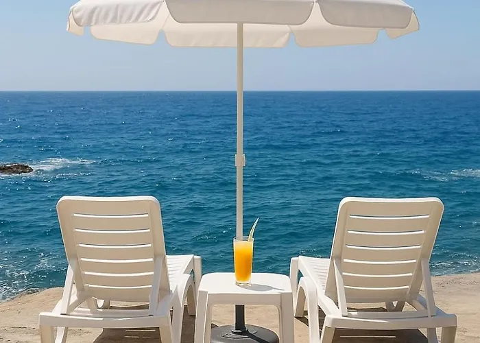 Beachfront Cliff House - Private * Αλάνια