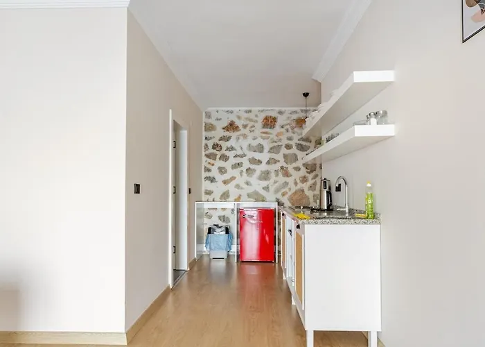 Beachfront Cliff House - Private Σπίτι διακοπών *