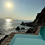Beachfront Cliff House - Private ألانيا