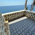 Beachfront Cliff House - Private *