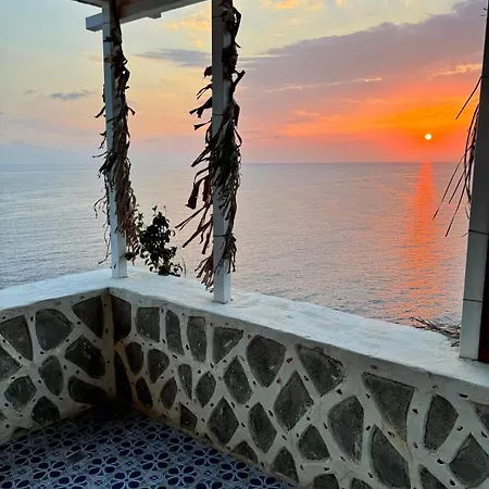 Beachfront Cliff House - Private *