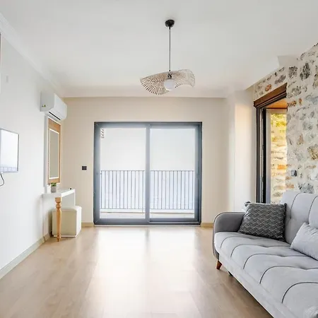 Beachfront Cliff House - Private * 阿拉尼亚