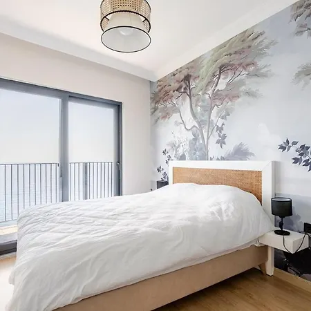 Beachfront Cliff House - Private 度假居 *
