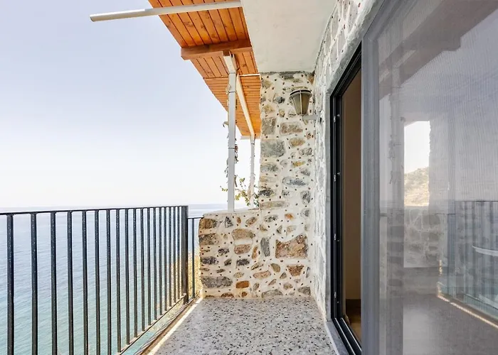 Holiday home Beachfront Cliff House - Private