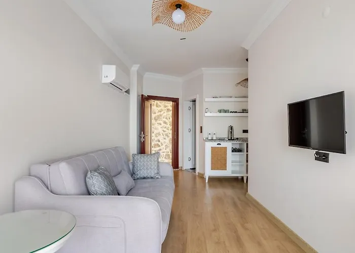 Beachfront Cliff House - Private Alanya