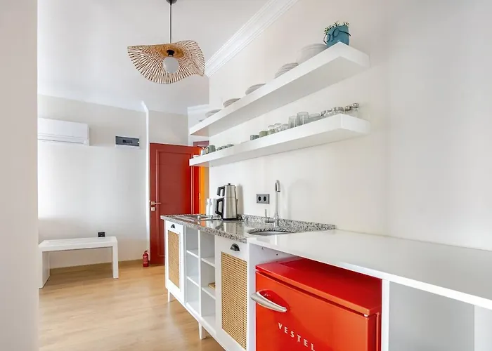 Beachfront Cliff House - Private