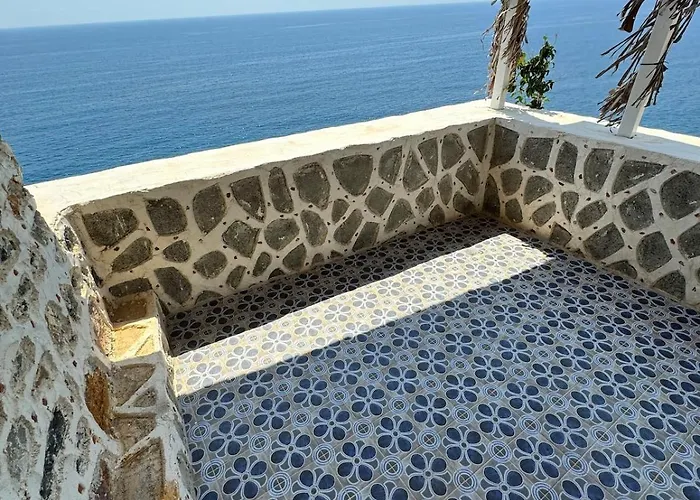 Beachfront Cliff House - Private *