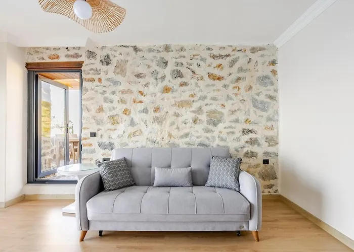 Vakantiehuis Beachfront Cliff House - Private *