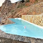 Beachfront Cliff House - Private 알란야