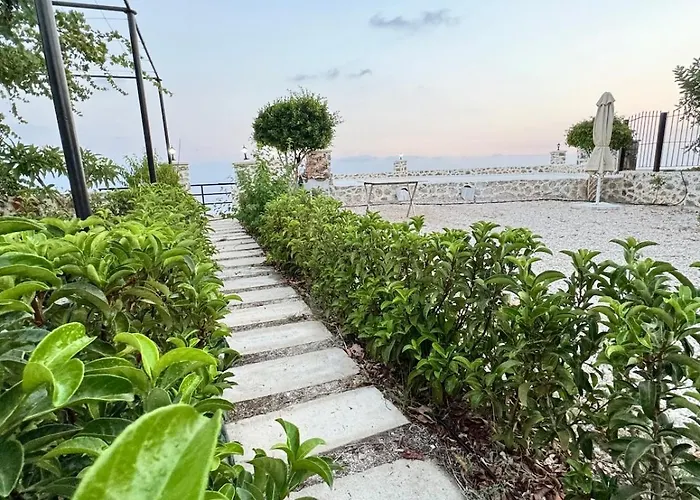 Holiday home Beachfront Cliff House - Private *