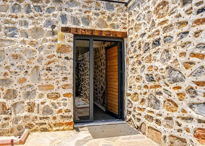 Holiday home Beachfront Cliff House - Private *