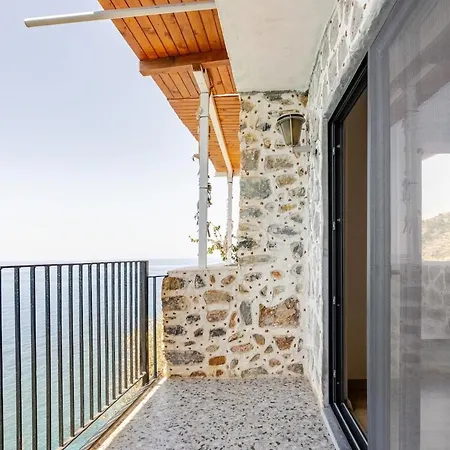 Prázdninový dům Beachfront Cliff House - Private