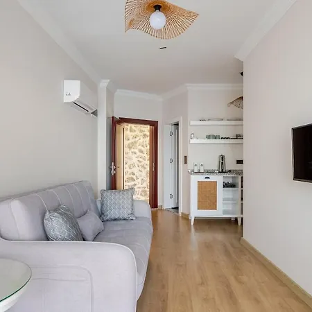 Beachfront Cliff House - Private Alanya